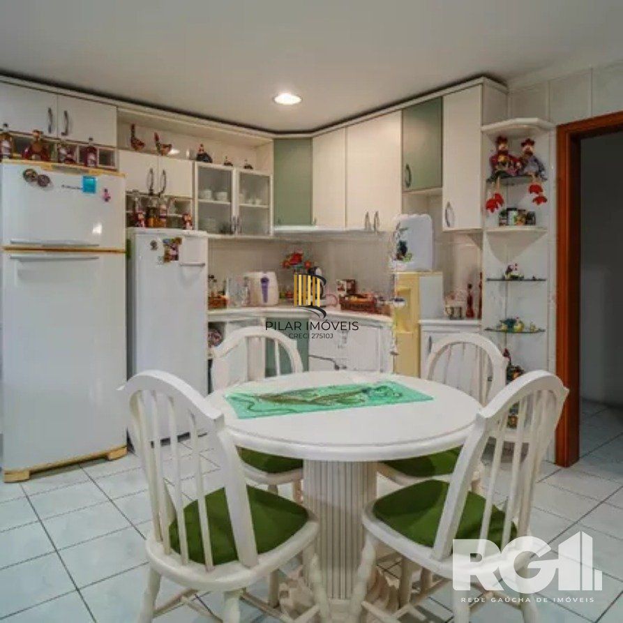Casa 4 dormitórios no bairro Parque Santa Fé