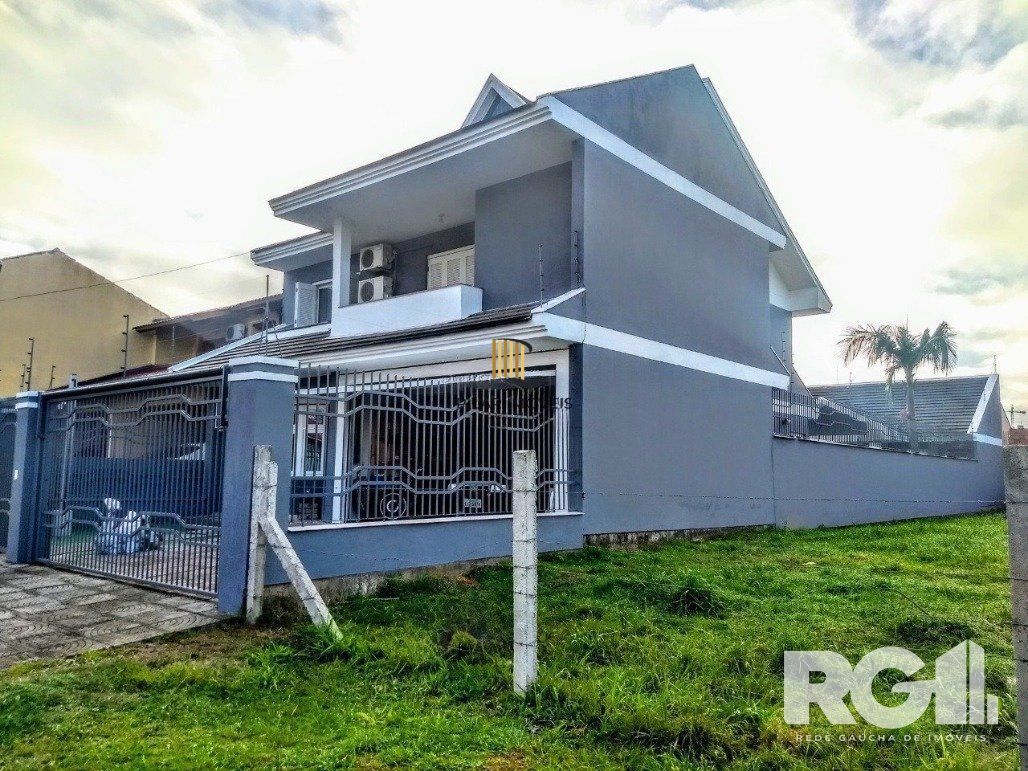 Casa 4 dormitórios no bairro Parque Santa Fé