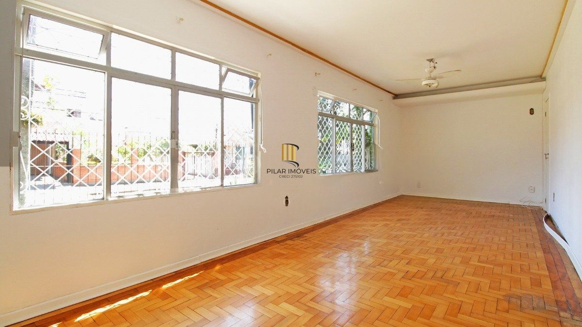 Casa com 4 dormitórios