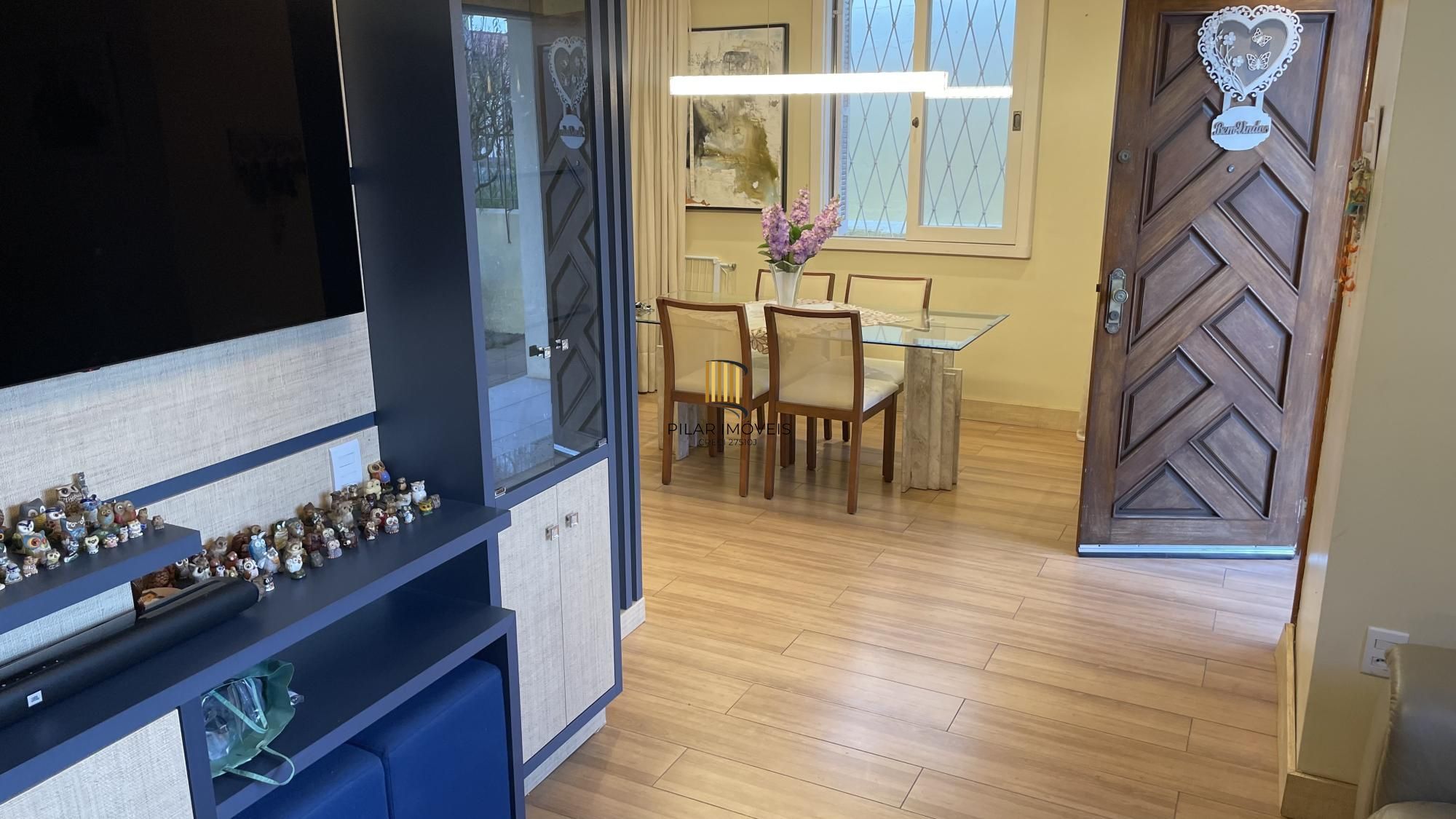 Casa térrea com 2 suítes com amplo pátio,