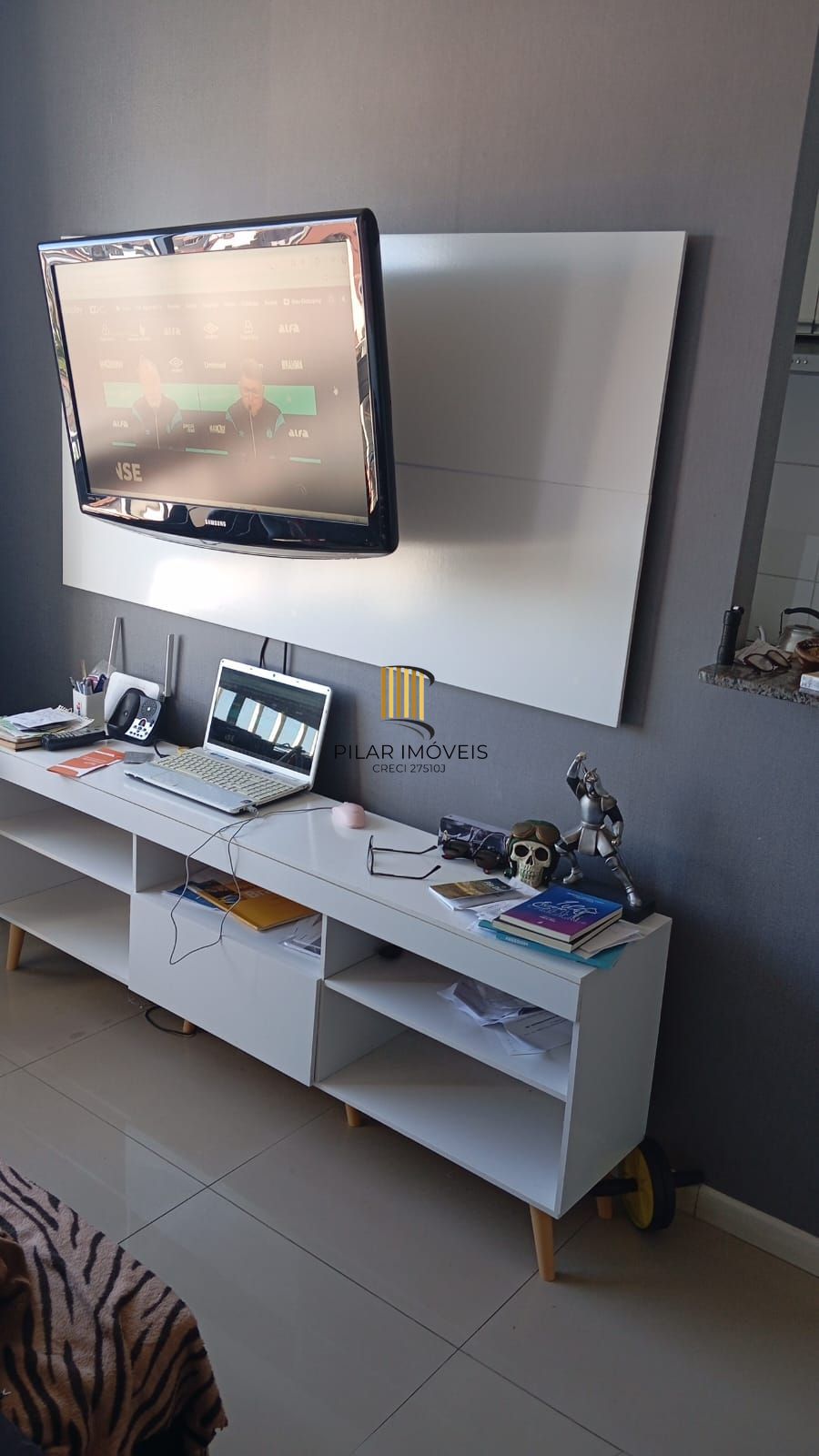 Lindo apartamento 2 dorm, 1 vaga semi mobiliado, vista livre na Ary Tarrago