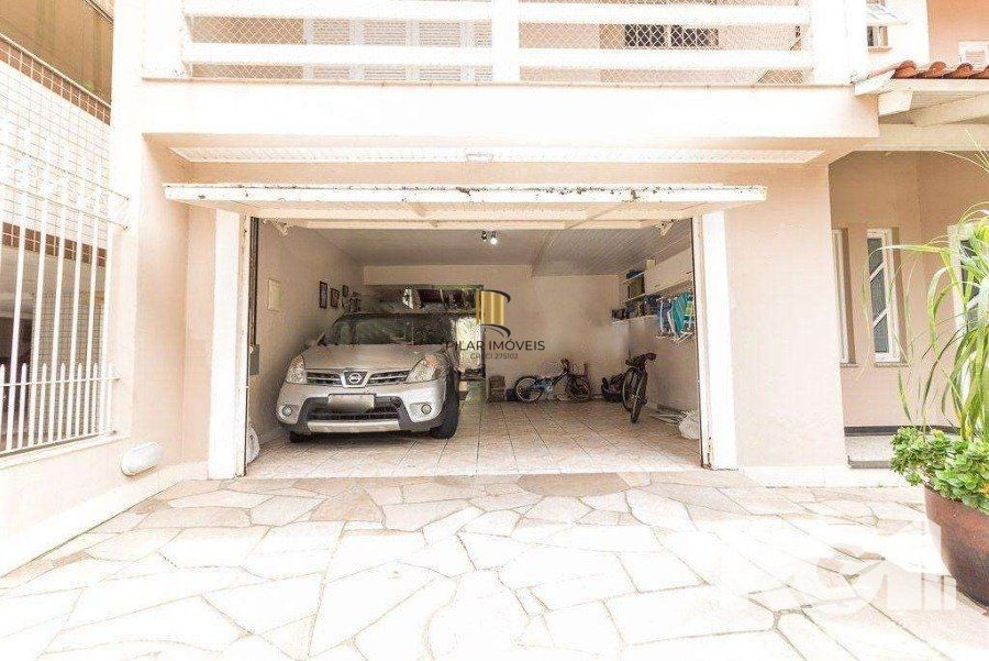 Casa 4 dormitórios no bairro Jardim Itu