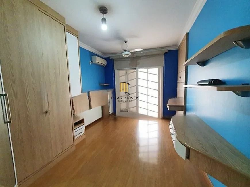 Sobrado com 3 suítes, pátio com piscina e salão de festas