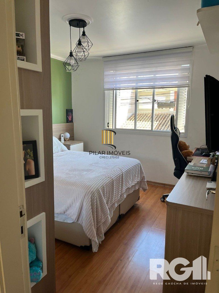 Casa de Condomínio 3 dormitórios no bairro Humaitá