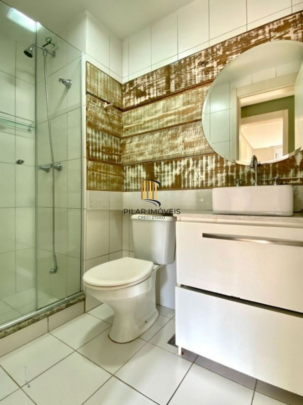 Apartamento com3 dormitórios,1 suíte, semi mobiliado e com vaga
