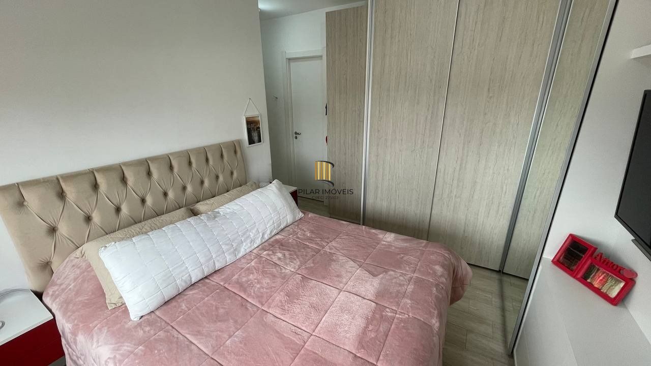 Apartamento de 2 Dormitórios, suíte, churrasqueira e 2 vagas.