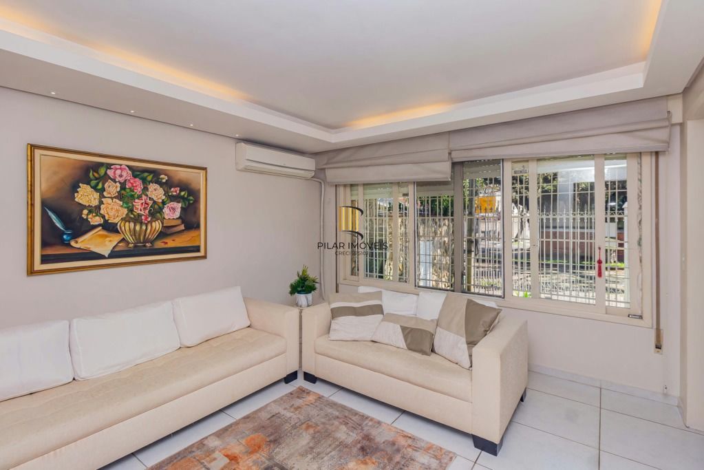 Casa 3 dormitórios, 2 suítes, piscina