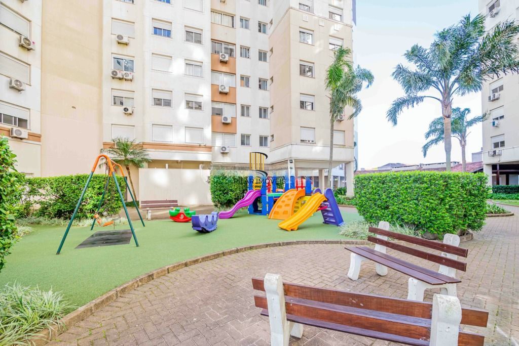 Apartamento semi-mobiliado com suíte e infraestrutura completa