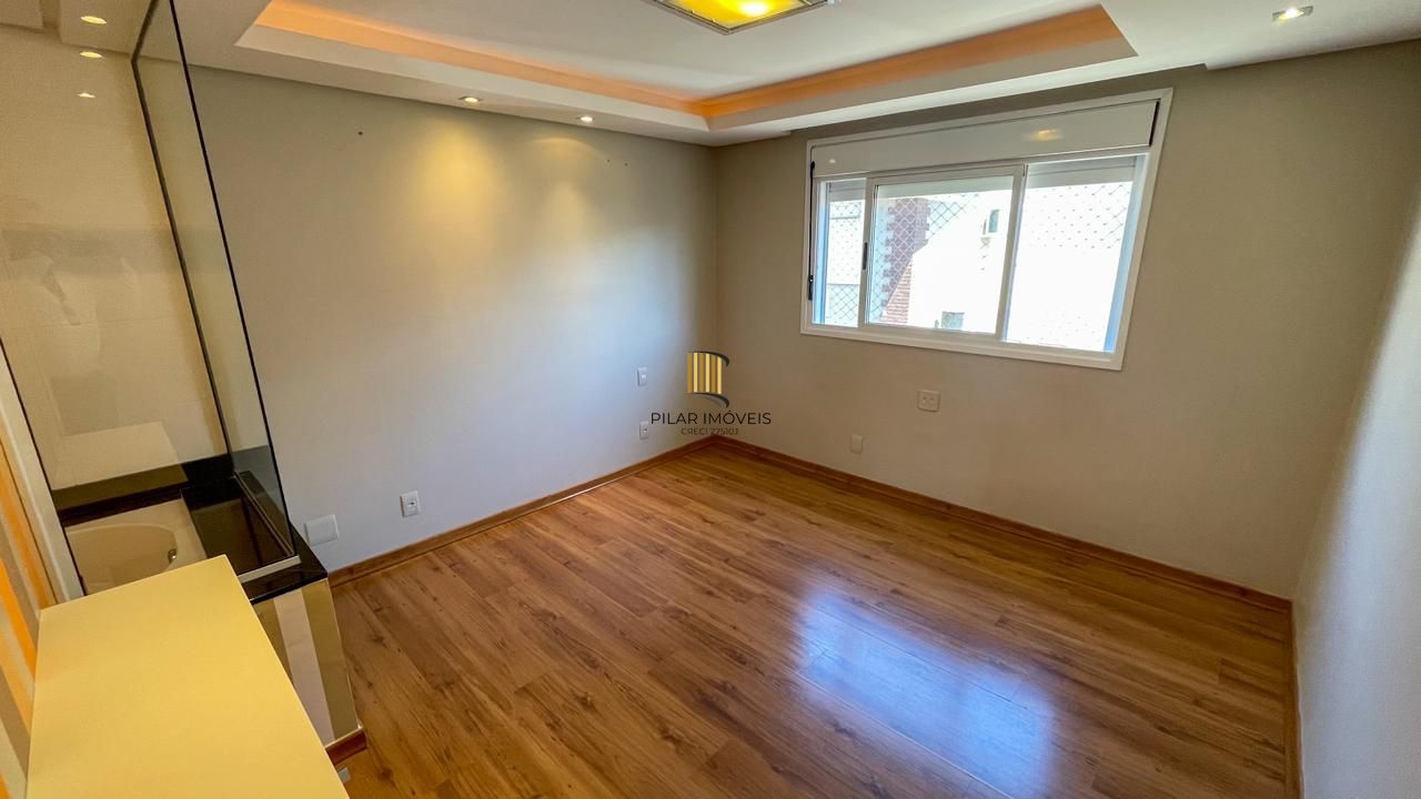 Casa em Condomínio 4 Dormitórios com Suíte no Lindoia - Porto Alegre