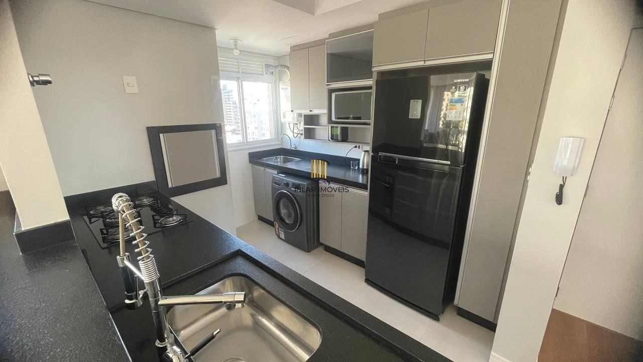 Apartamento 100% decorado com 92m², suíte, churrasqueira e 2 vagas de garagem.