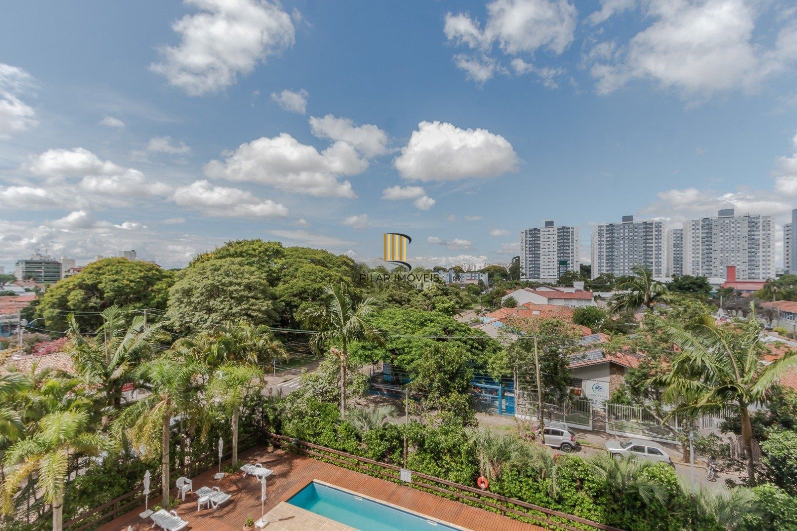 Apartamento de 4 dormitórios, sacada fechada com churrasqueira -Av. Panamericana