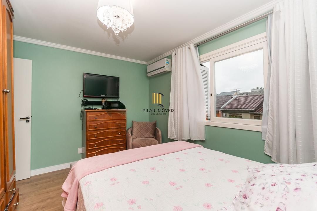 Casa com 3 dormitórios, 01 suíte, 03 vagas