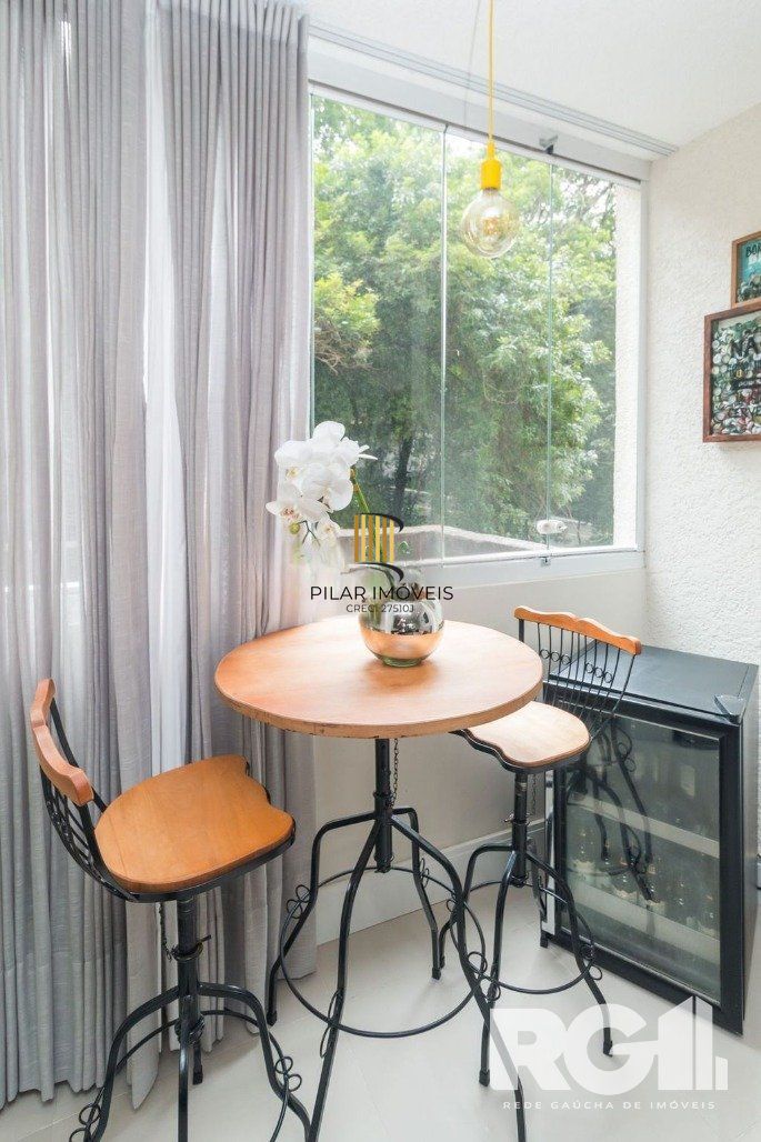 Apartamento 2 dormitórios no bairro Morro Santana