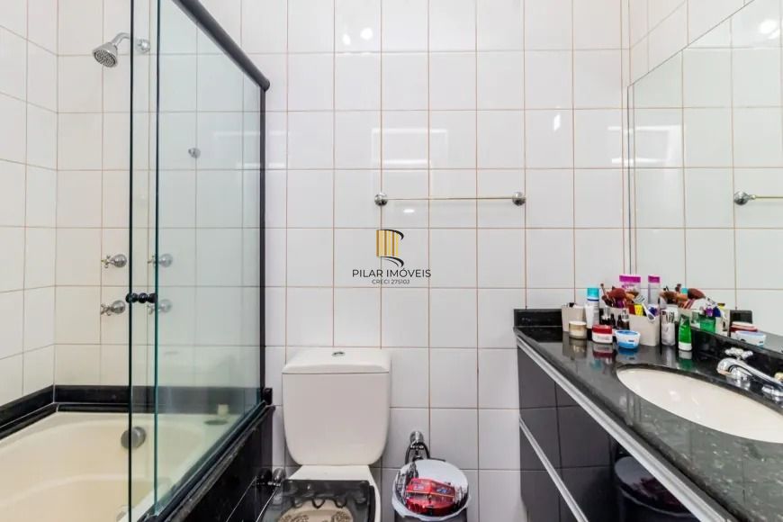 Belíssima casa em Condomínio com 3 dorm - próximo ao Iguatemi