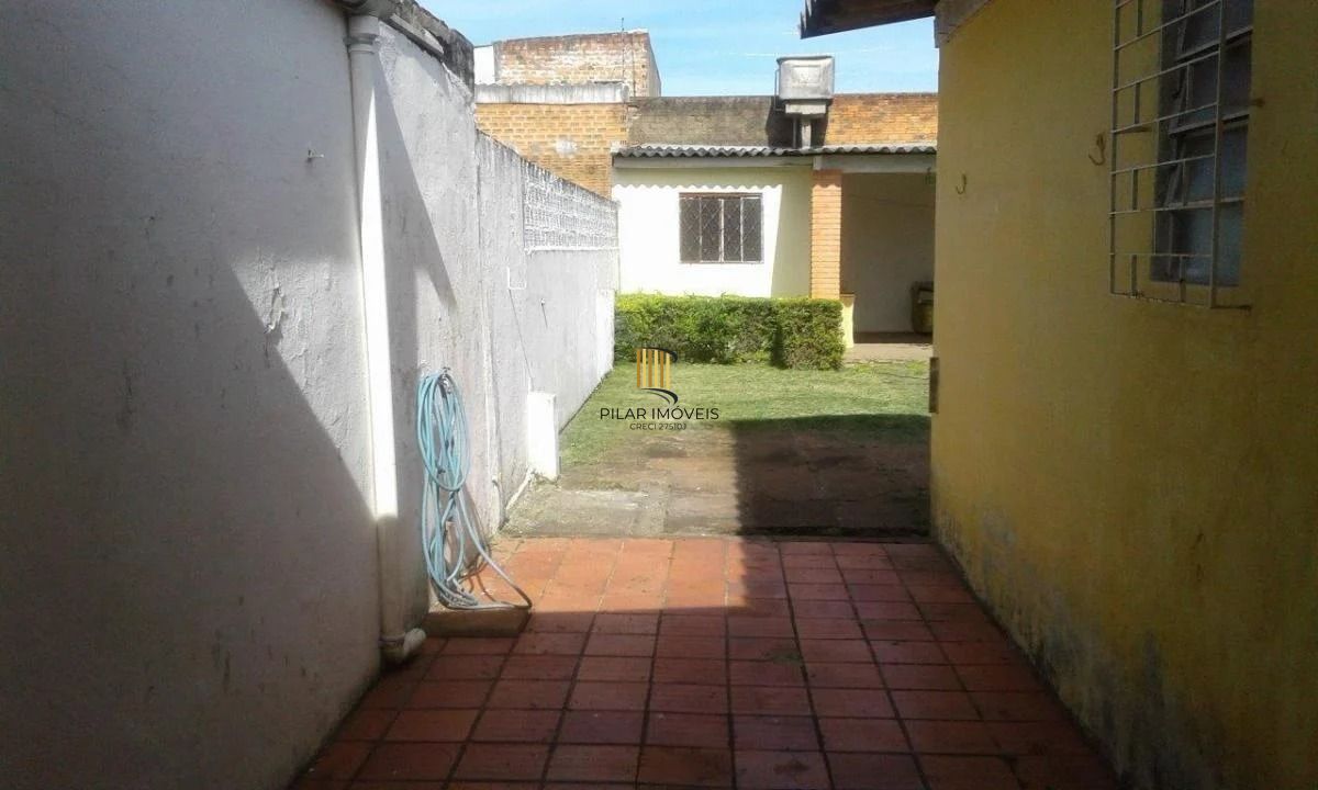 Casa com 3 quartos, espaço gourmet  com churrasqueira - Jardim Leopoldina