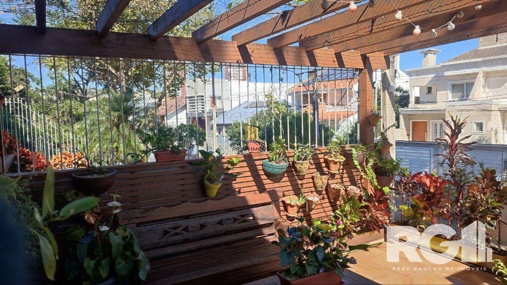 Casa 3 dormitórios no bairro Chácara das Pedras