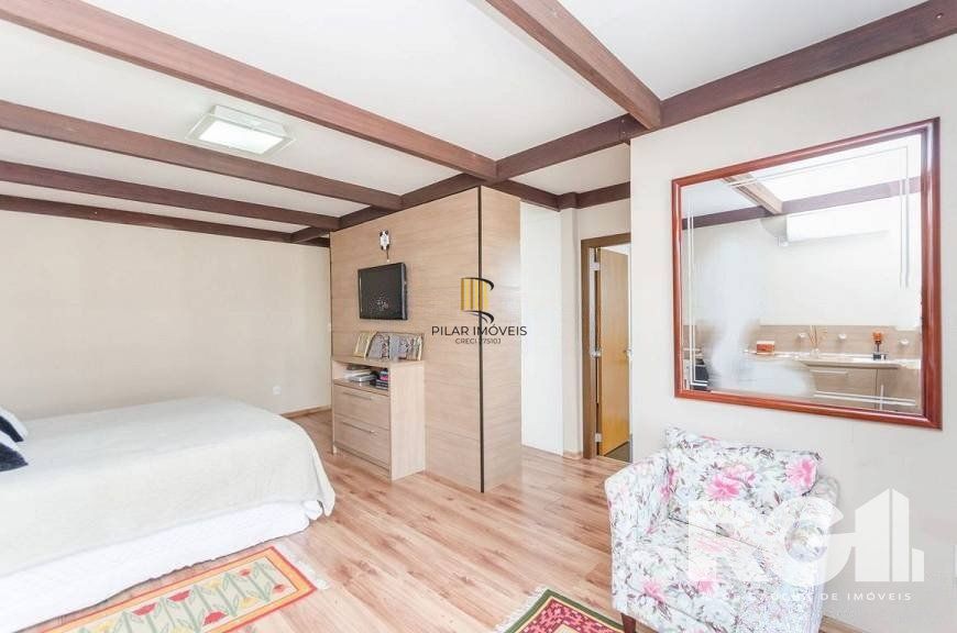 Casa 5 dormitórios no bairro Cristo Redentor