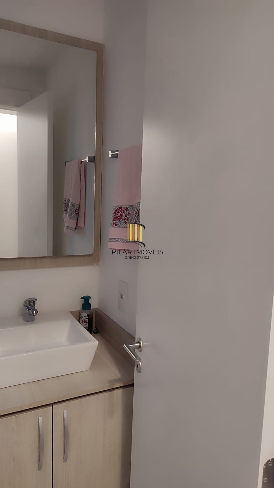 Apartamento à venda com 3 quartos, 70m², 1 suíte, 1 vaga Localizado Rua Antônio Joaquim Mesquita, no bairro Passo da Areia