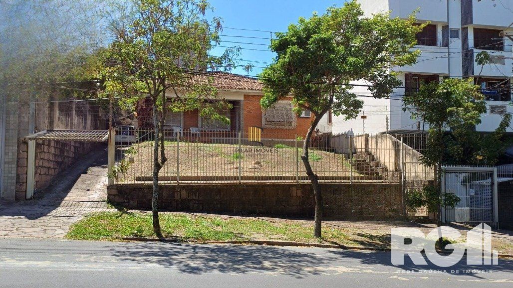 Casa 3 dormitórios no bairro Petrópolis - Pilar Imóveis