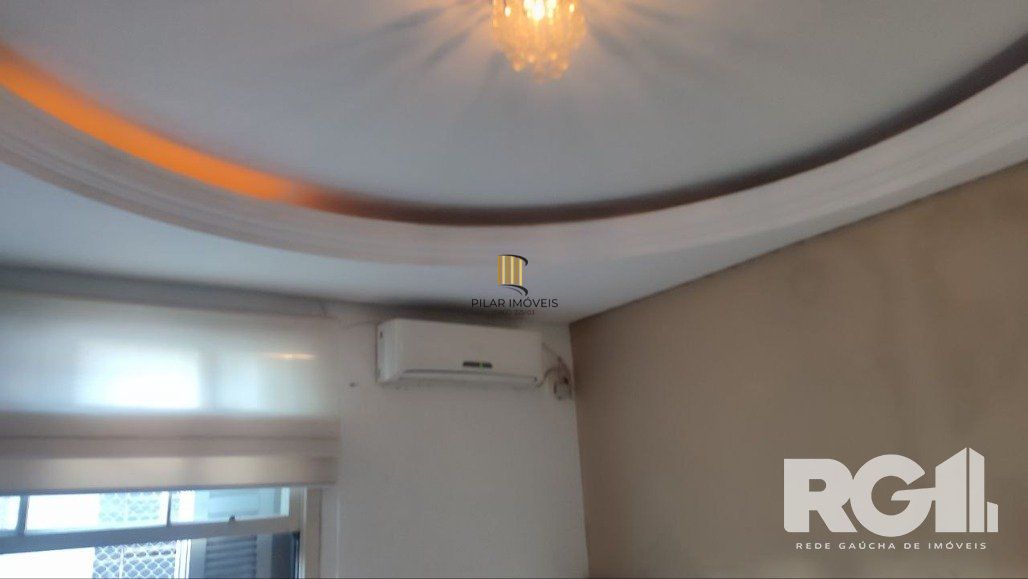 Apartamento a venda com 3 dormitórios, com sacada, de frente. Rua 24 de Outubro Auxiliadora.