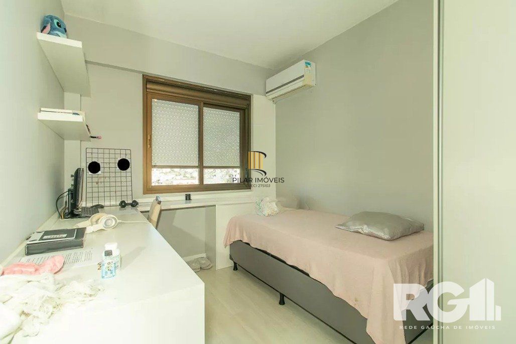 Apartamento com lareira,  2 dorm  Residencial Paris-  Rua: Engenheiro Arnaldo Gladoch  - São Sebastião