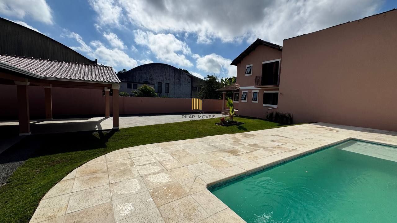 Casa 5 dormitórios no bairro Vila Nova