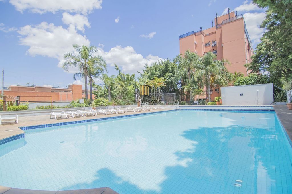 Cobertura com piscina e vista para o Iguatemi