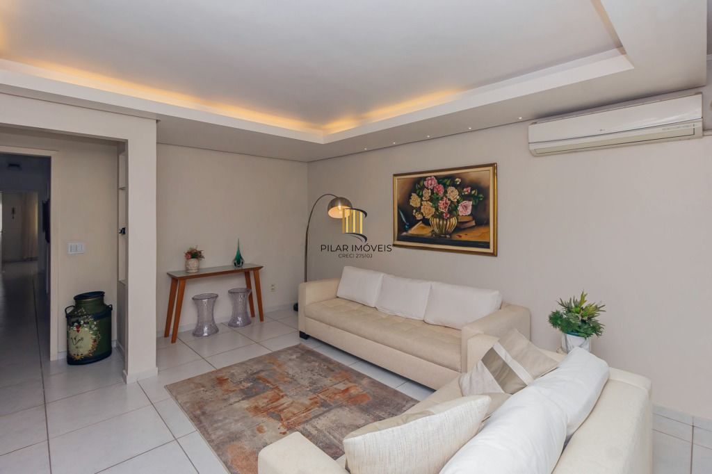 Casa 3 dormitórios, 2 suítes, piscina