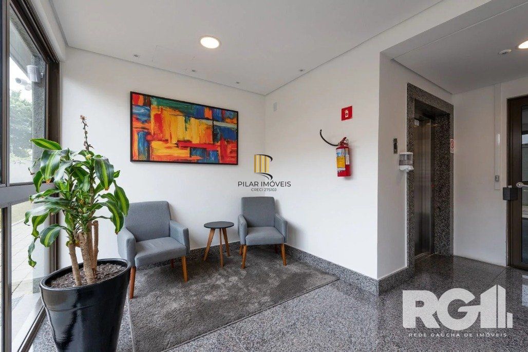 Apartamento de 3 dormitórios com suíte e churrasqueira, lavabo e 2 vagas de garagem.