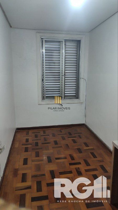 Apartamento a venda com 3 dormitórios, com sacada, de frente. Rua 24 de Outubro Auxiliadora.