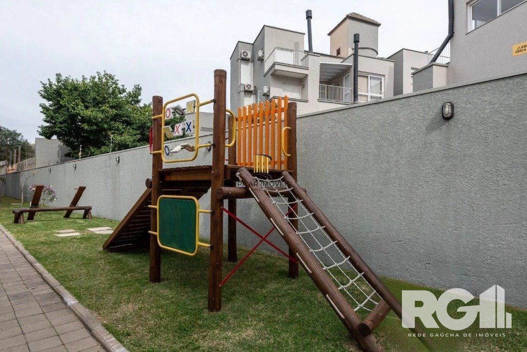 Apartamento de 3 dormitórios com suíte e churrasqueira, lavabo e 2 vagas de garagem.