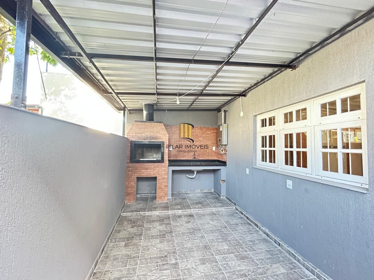 Casa 8 dormitórios, 5 banheiros e 6 vagas no Bairro São João Porto Alegre