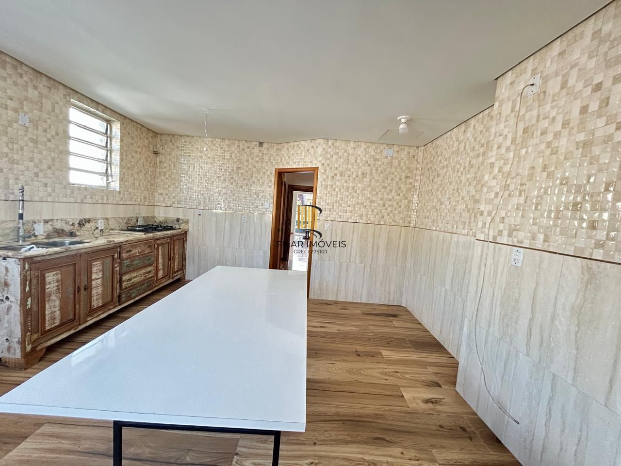 Casa 8 dormitórios, 5 banheiros e 6 vagas no Bairro São João Porto Alegre