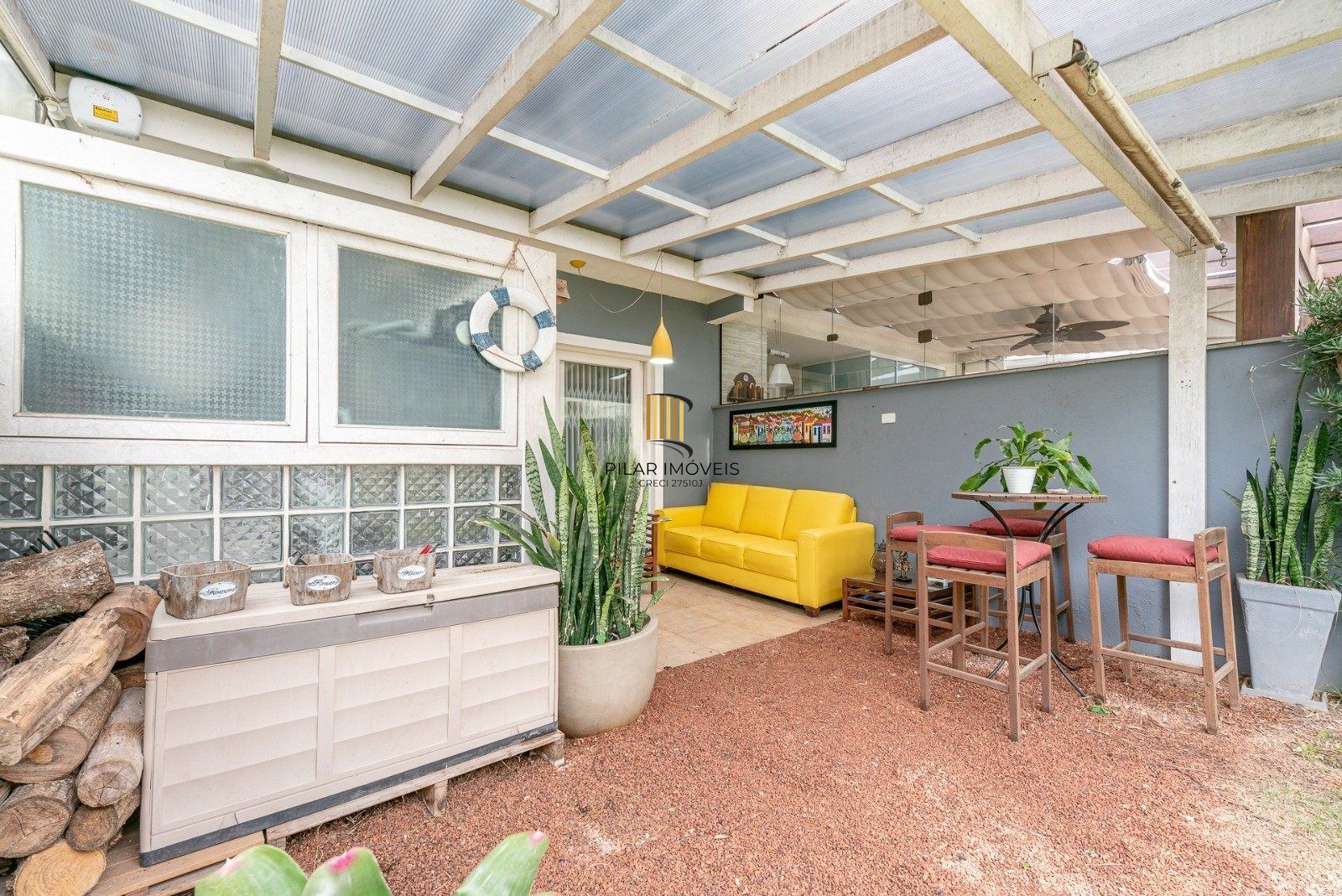 Casa com 3 dormitórios, suíte, pátio com spa, 3 vagas, Rua do Pampa - Ecoville