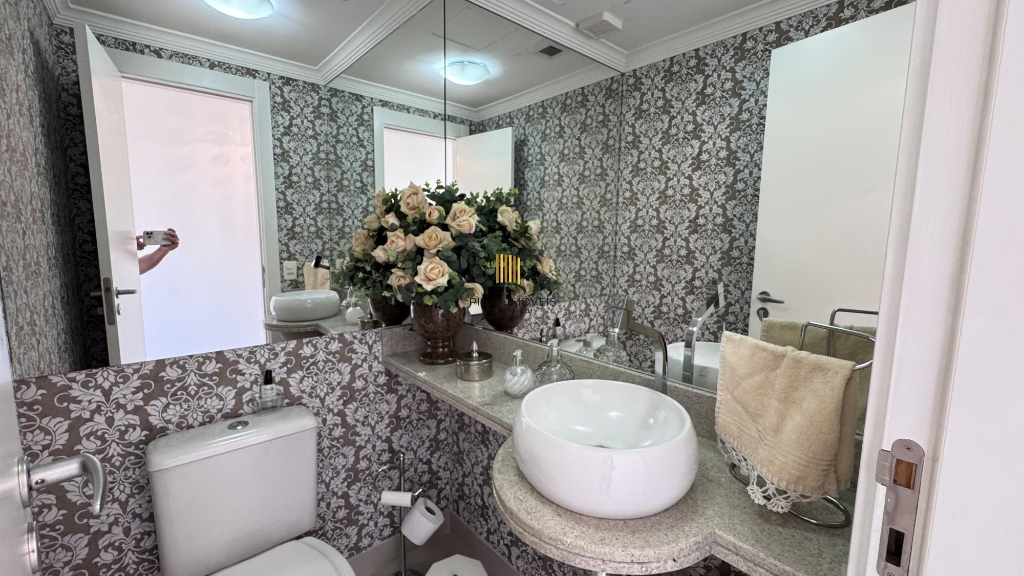 Apartamento no Condomínio Oslo com 3 Suítes à Venda no Jardim Europa