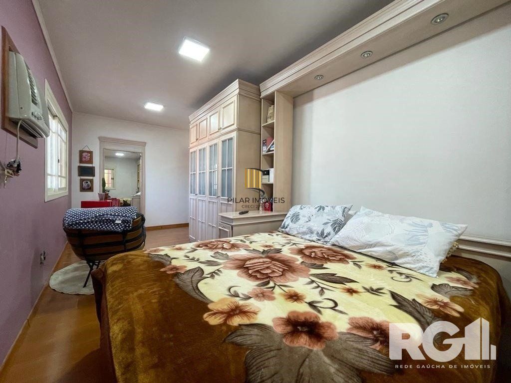 Casa 3 dormitórios no bairro Vila Cachoeirinha