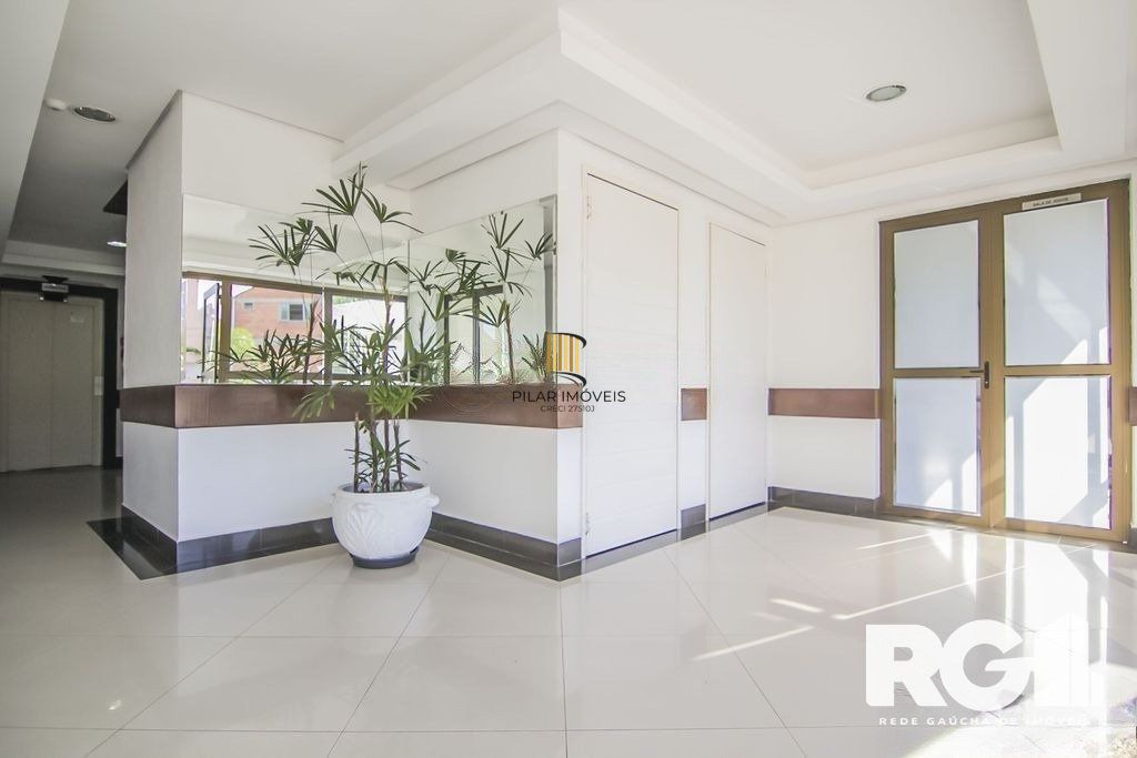 Apartamento todo Mobiliado com 2 dormitórios,  Boulevard Assis Brasil.