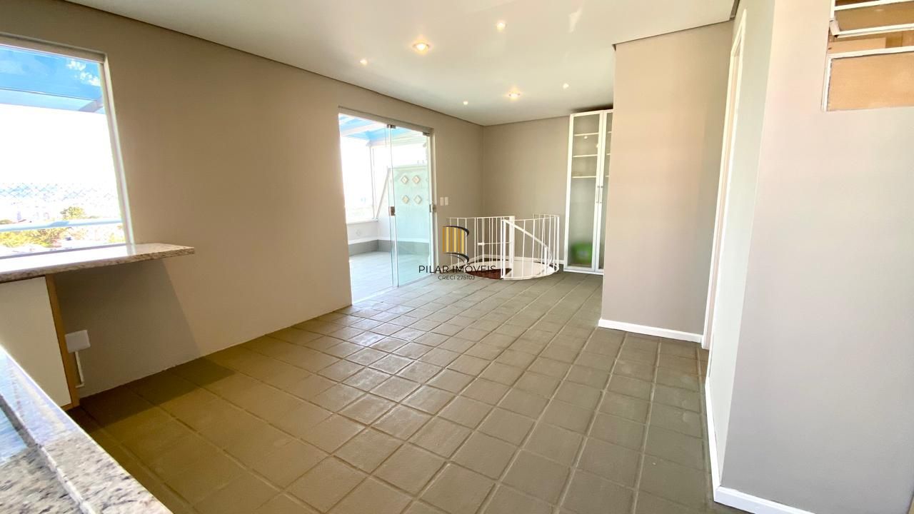 Cobertura de 2 dormitórios com terraço e vista panorâmica.