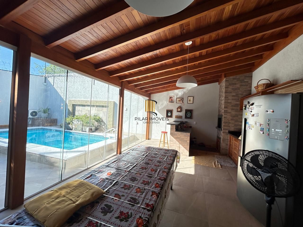 Casa 8 dormitórios, 5 banheiros e 6 vagas no Bairro São João Porto Alegre