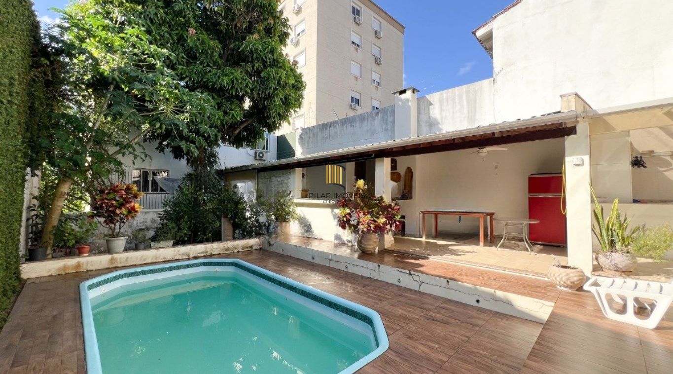 Casa com 3 quartos, 3 suítes á 700m do Iguatemi bairro Passo da Areia!