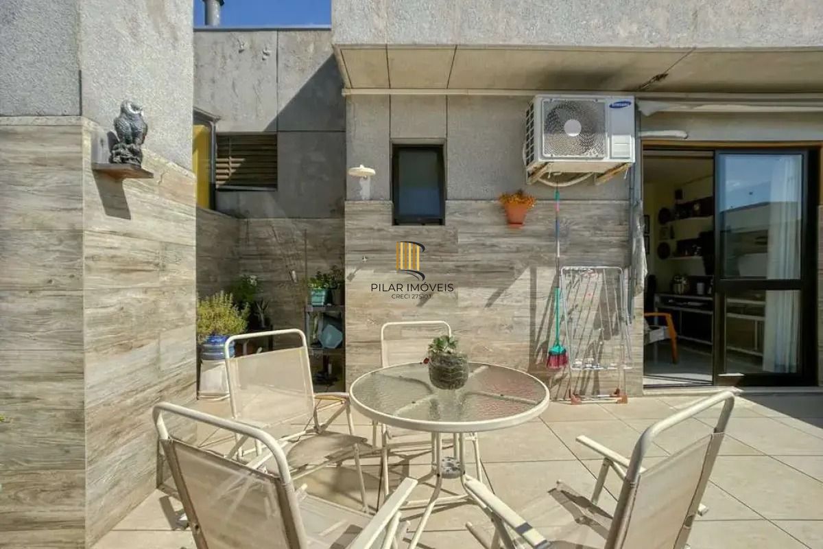 Cobertura com 3 dormitórios, suíte 2 vagas.