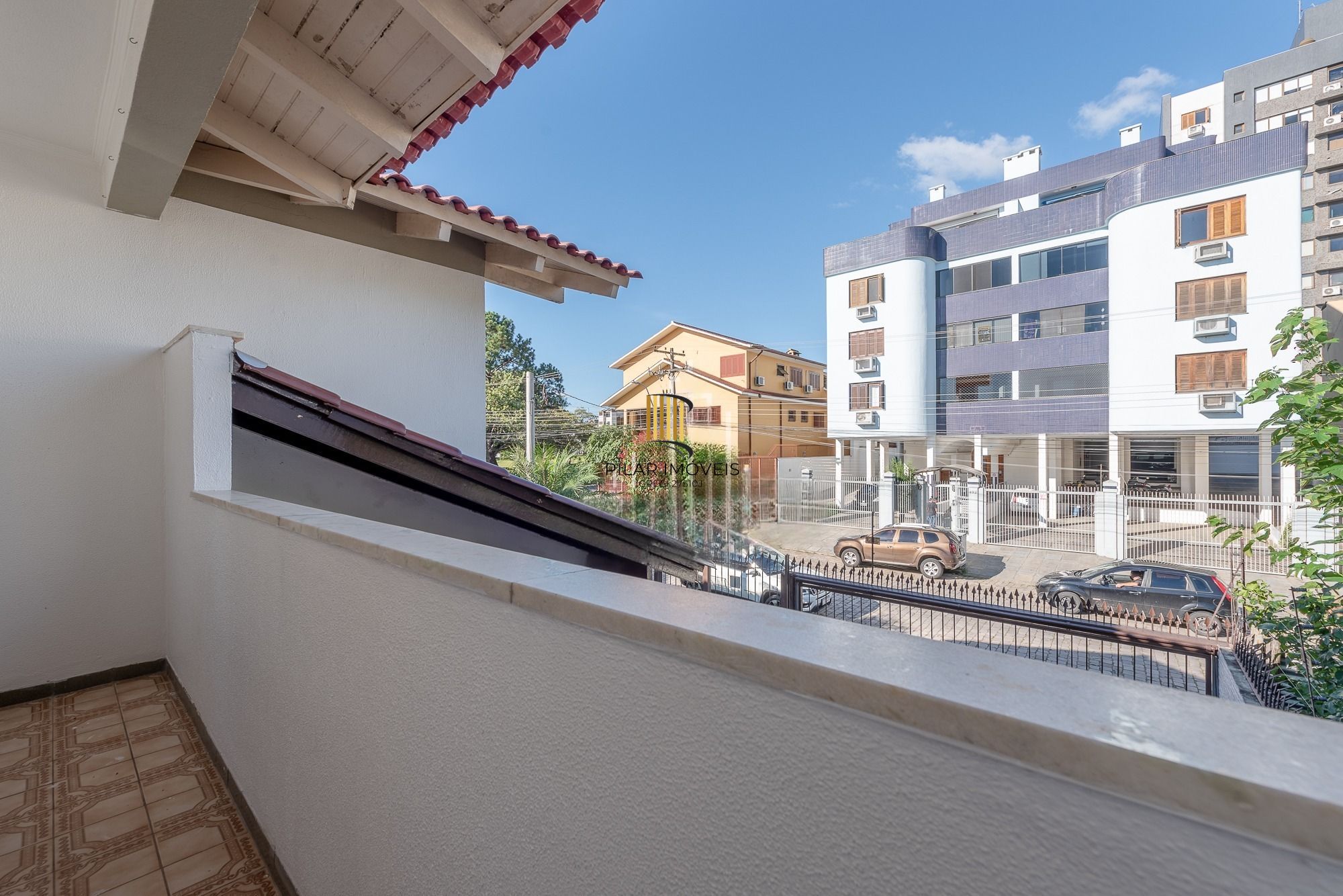 Casa com 5 Dormitórios, Suíte Master e Piscina no Jardim Planalto