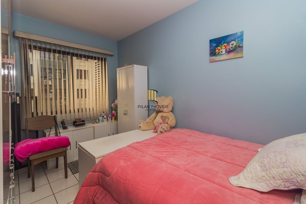 Apartamento iluminado com 2 dormitórios e vaga escriturada