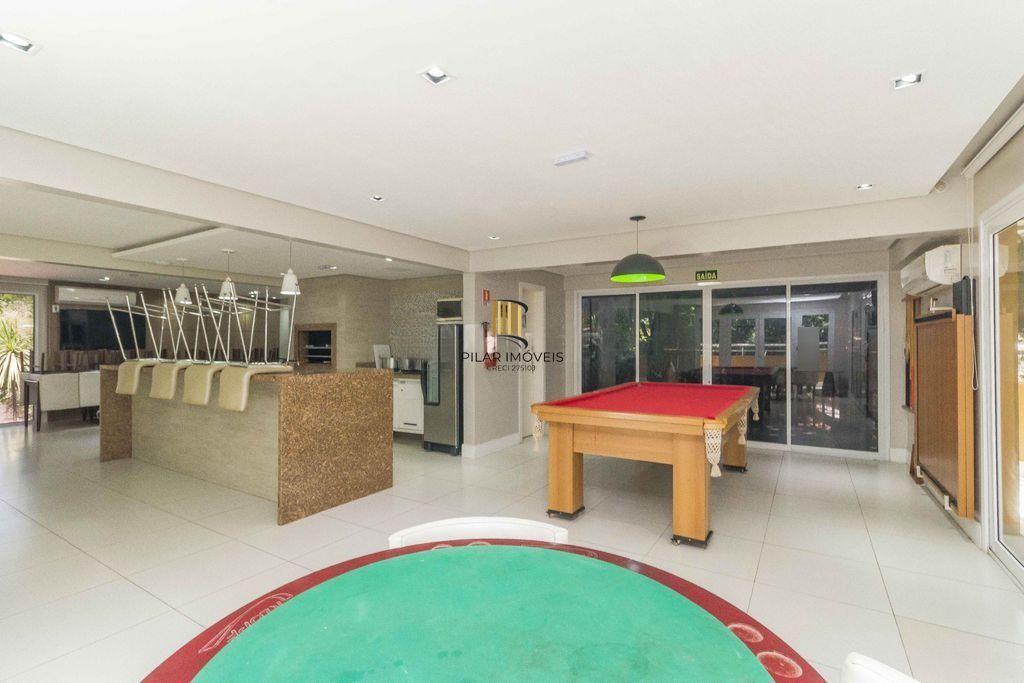 Casa em condomínio com 3 dormitórios, suíte e pátio amplo – 147m²