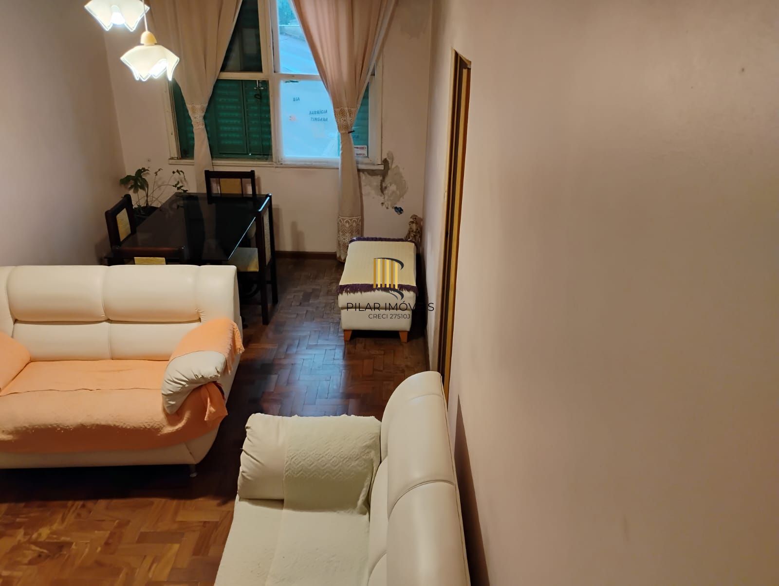 Apartamento 2 dormitórios, 67m², amplo e bem localizado na Av. Assis Brasil