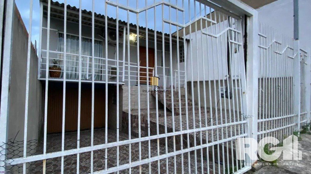 Casa 2 dormitórios no bairro Mário Quintana