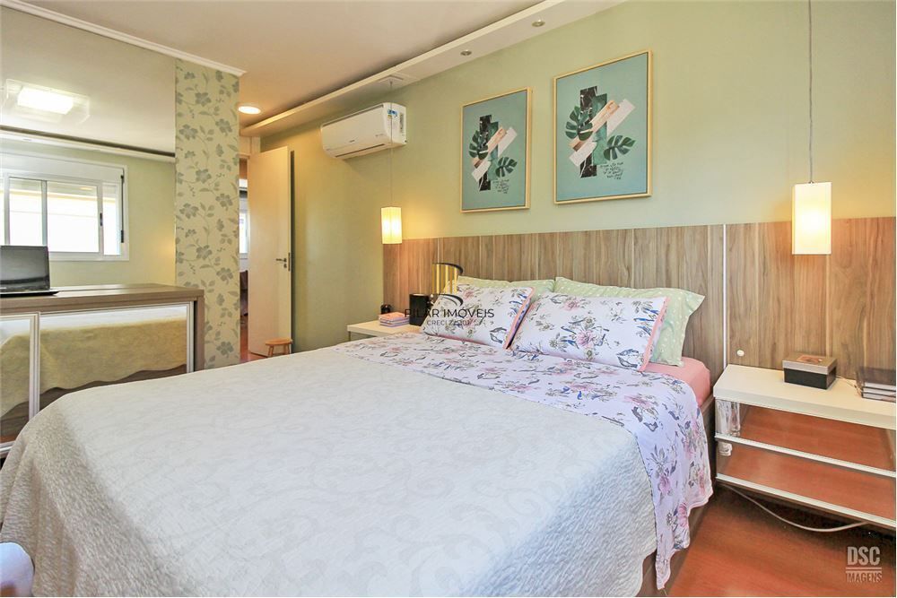 Casa em condomínio com 3 dormitórios e pátio – São Sebastião