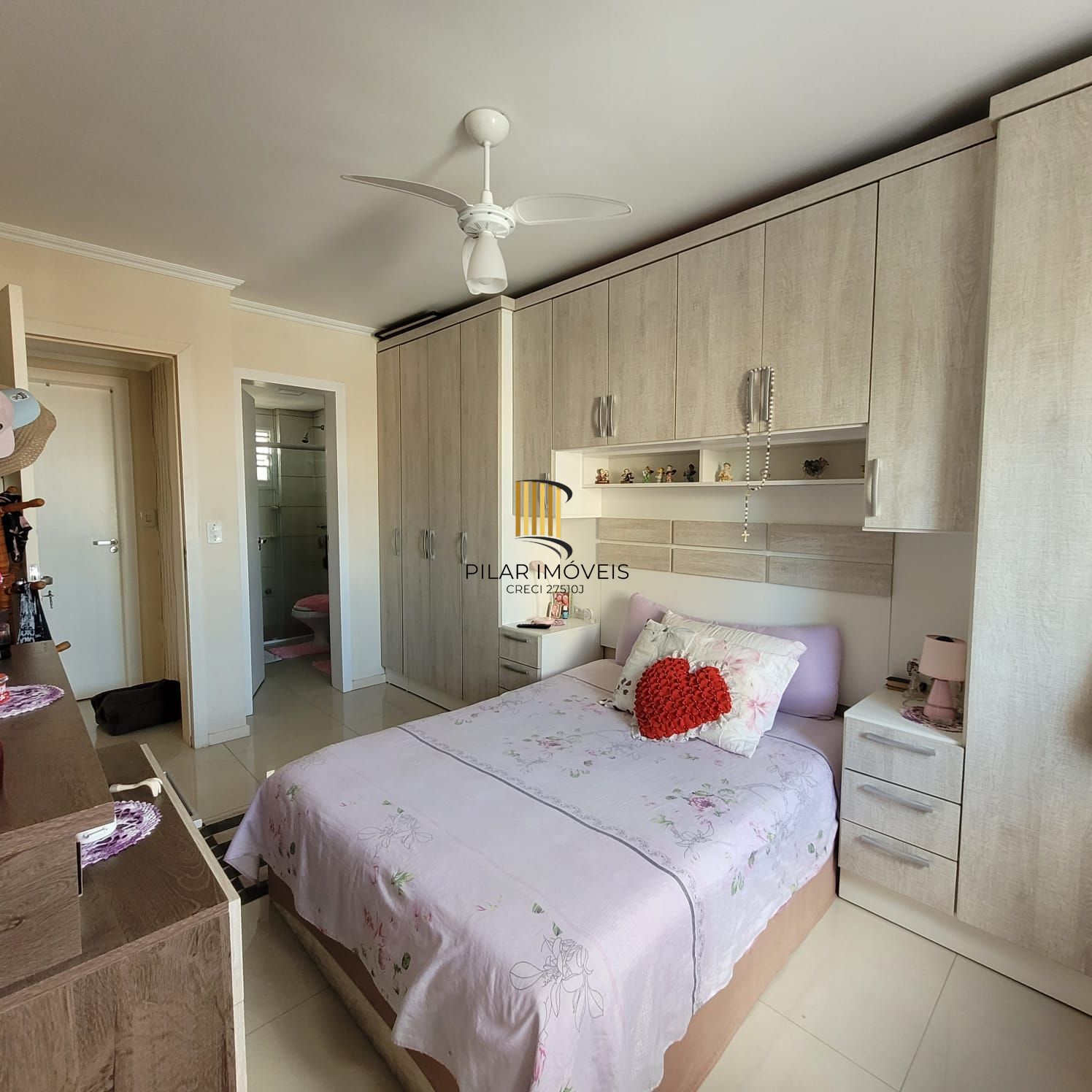 Apartamento com terraço, sacada, churrasqueira, 1 dor no Centro de Tramandaí