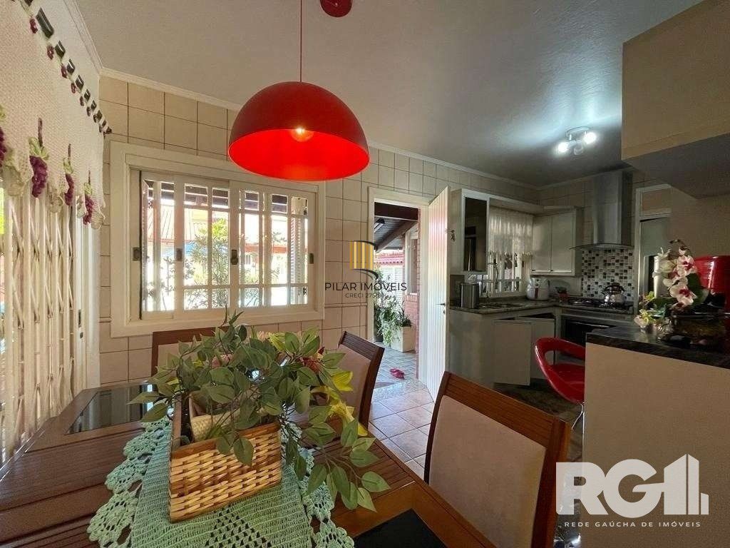 Casa 3 dormitórios no bairro Vila Cachoeirinha