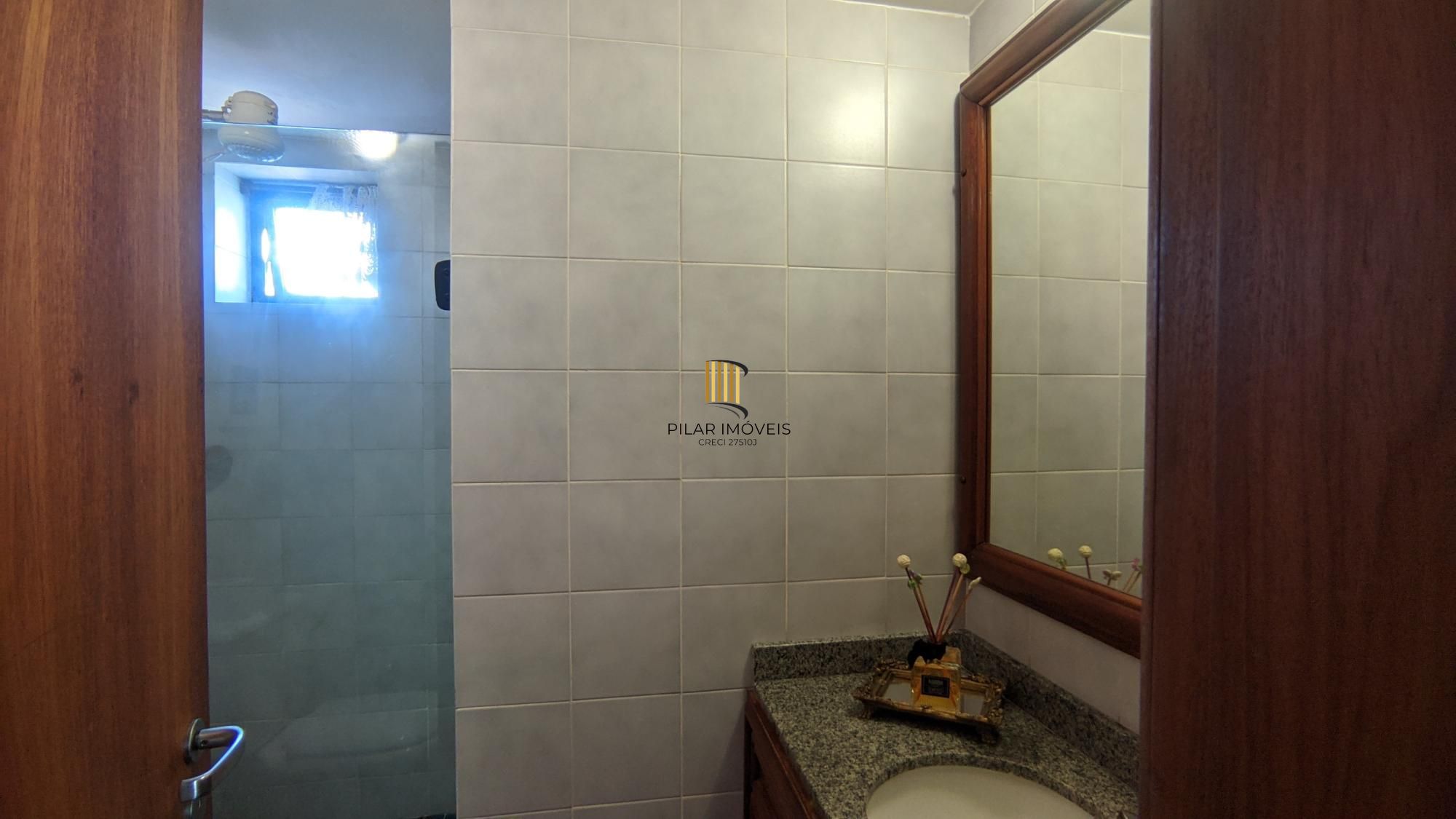 Cobertura com piscina 3 dorm, 2 vagas individuas, no bairro Petrópolis